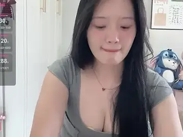 Stripchat Live Sex Cam of --bee--