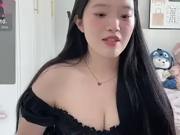 Stripchat Live Sex of --bee--