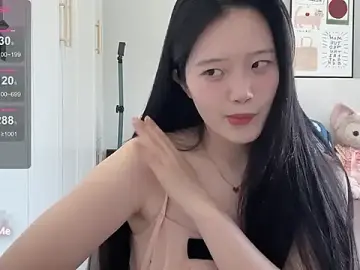Stripchat Best Webcam of --bee--