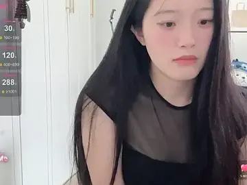 Stripchat Free Live Porn of --bee--