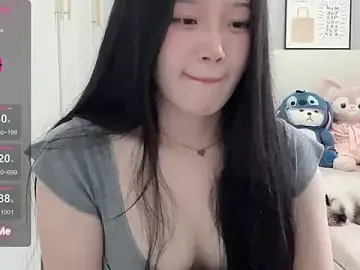 Stripchat Live Sex of --bee--