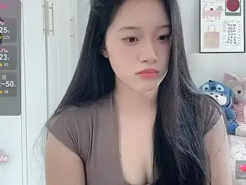 Stripchat Free Live Porn of --bee--