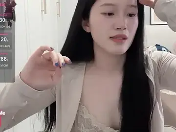 Stripchat Nude Webcam of --bee--