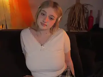 Stripchat Live Sex Cam of ELLIEJAY