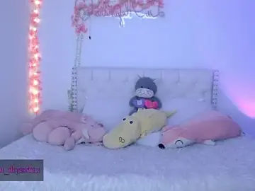 Stripchat Free Porn Cam of alee_lenoxx