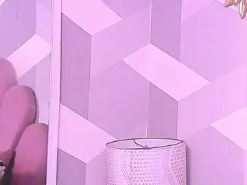 Stripchat Sex Cam of KylieMonnett