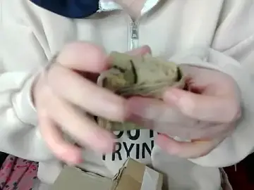 Stripchat Free Live Porn of hilyti12