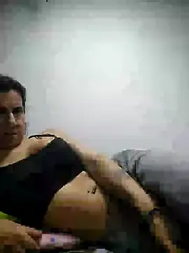 Stripchat Sex Cam of Cameron_puppy