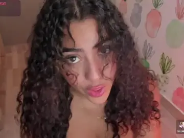 Stripchat Live Sex Cam of yaya23x