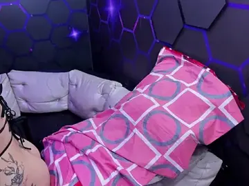 Stripchat Live Sex Cam of Blow2job-Lat