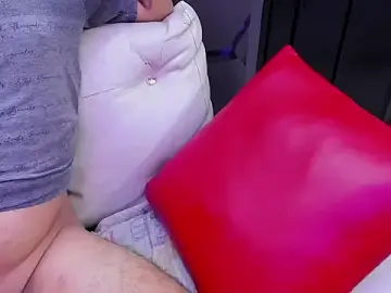 Stripchat Free Porn Cam of Blow2job-Lat