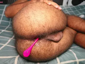 Stripchat Live Porn of Little_Bear00