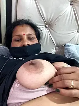 Stripchat Best Webcam of Love-pari77