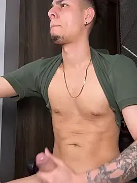 Stripchat Sex Cam of bigryann23