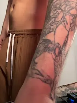 Stripchat Free Live Porn of bigryann23