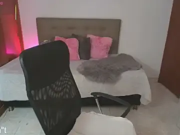 Stripchat Free Porn Cam of Miley_Baker