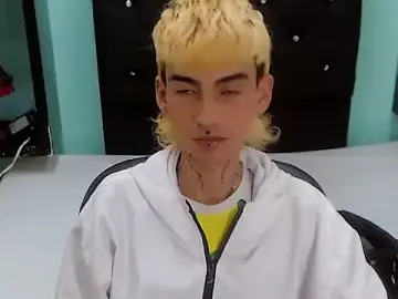 Stripchat Adult Webcams of ttimy_x_boy