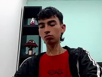 Stripchat Sex Cam of ttimy_x_boy