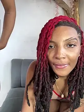 Stripchat Sex Cam of Kassy_dreadlocks