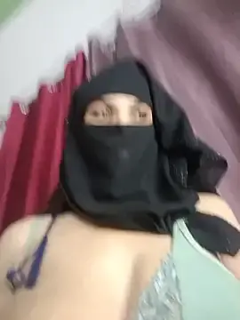 Stripchat Free Porn Cam of Aafreen_36