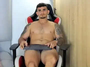 Stripchat Adult Webcam of Ricardogo19