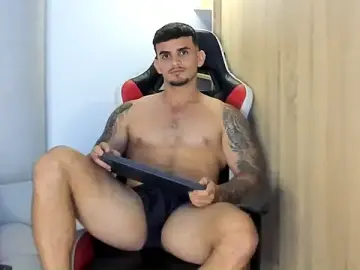Stripchat Watch Live Sex Cams of Ricardogo19