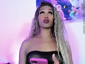 Stripchat Free Porn Cam of _ChanellR_