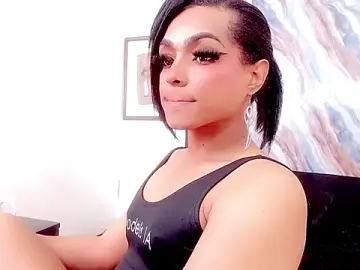 Stripchat Adult Webcam of bellatrixx_69