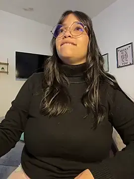 Stripchat Sex Cam of tati_reyess