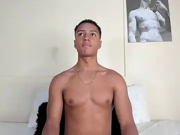Stripchat Live Sex Cam of MagnusKing_
