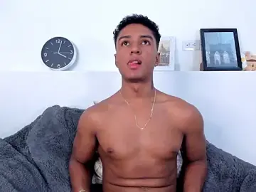 Stripchat Adult Webcam of MagnusKing_