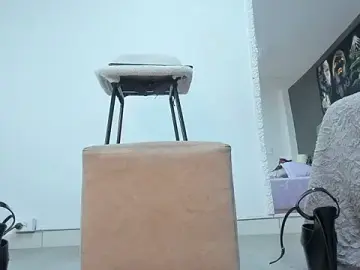 Stripchat Free Live Porn of isa_lancaster