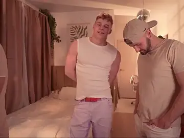 Stripchat Live Sex Cam of Nik_Sharp