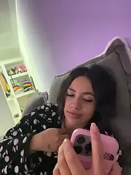 Stripchat Live Sex Cam of Marianahb-e