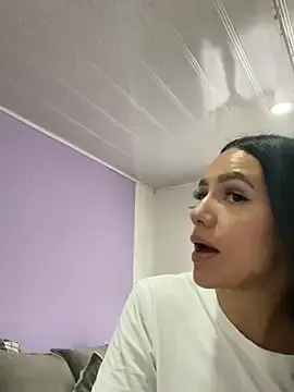 Stripchat Live Sex Cam of Marianahb-e