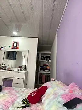 Stripchat Live Sex Cam of Marianahb-e