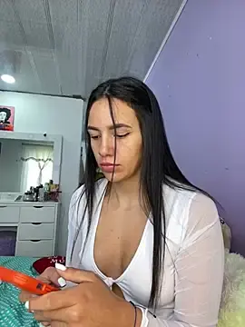 Stripchat Free Porn Cam of Marianahb-e