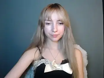 Stripchat Best live sex cam show of LuciaYoung