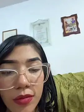 Stripchat Adult Webcams of ElaRose_12