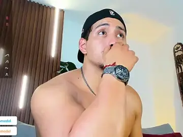 Stripchat Adult Video Chat of lucasanto_