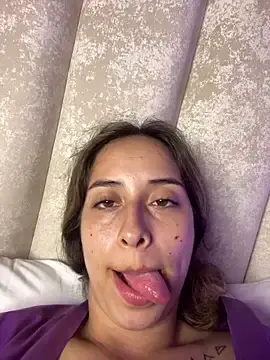 Stripchat Adult Video Chat of little-Emma