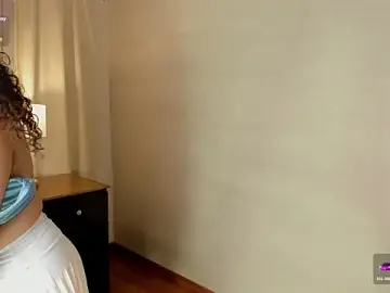 Stripchat Sex Chat of LucyLovelyy