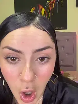 Stripchat Watch Live Sex Cams of Emmie_Hot