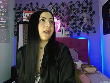 Stripchat Free Porn Cam of Emmie_Hot