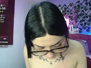 Stripchat Sex Chat of Emmie_Hot
