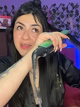 Stripchat Free Porn Cam of Emmie_Hot