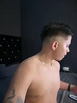 Stripchat Best live sex cam show of Niicky1_