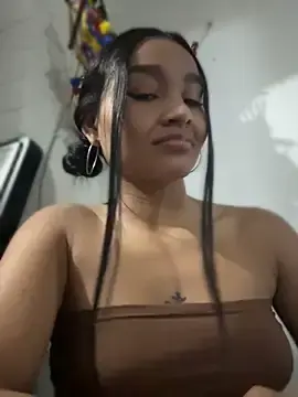 Stripchat Sex Cam of Lynda_Bonnie