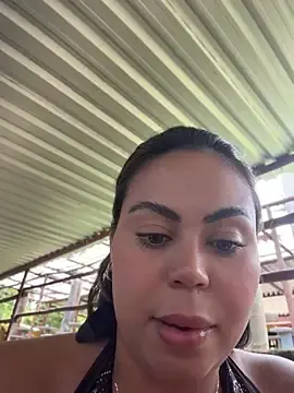 Stripchat Live Sex Cam of LariiHotWife
