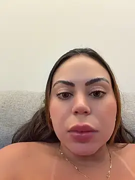 Stripchat Free Porn Cam of LariiHotWife